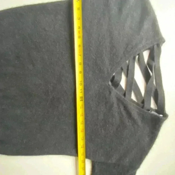 AQUA Cashmere Lace-Up Back V-neck Sweater Black Size XS - Picture 6 of 10